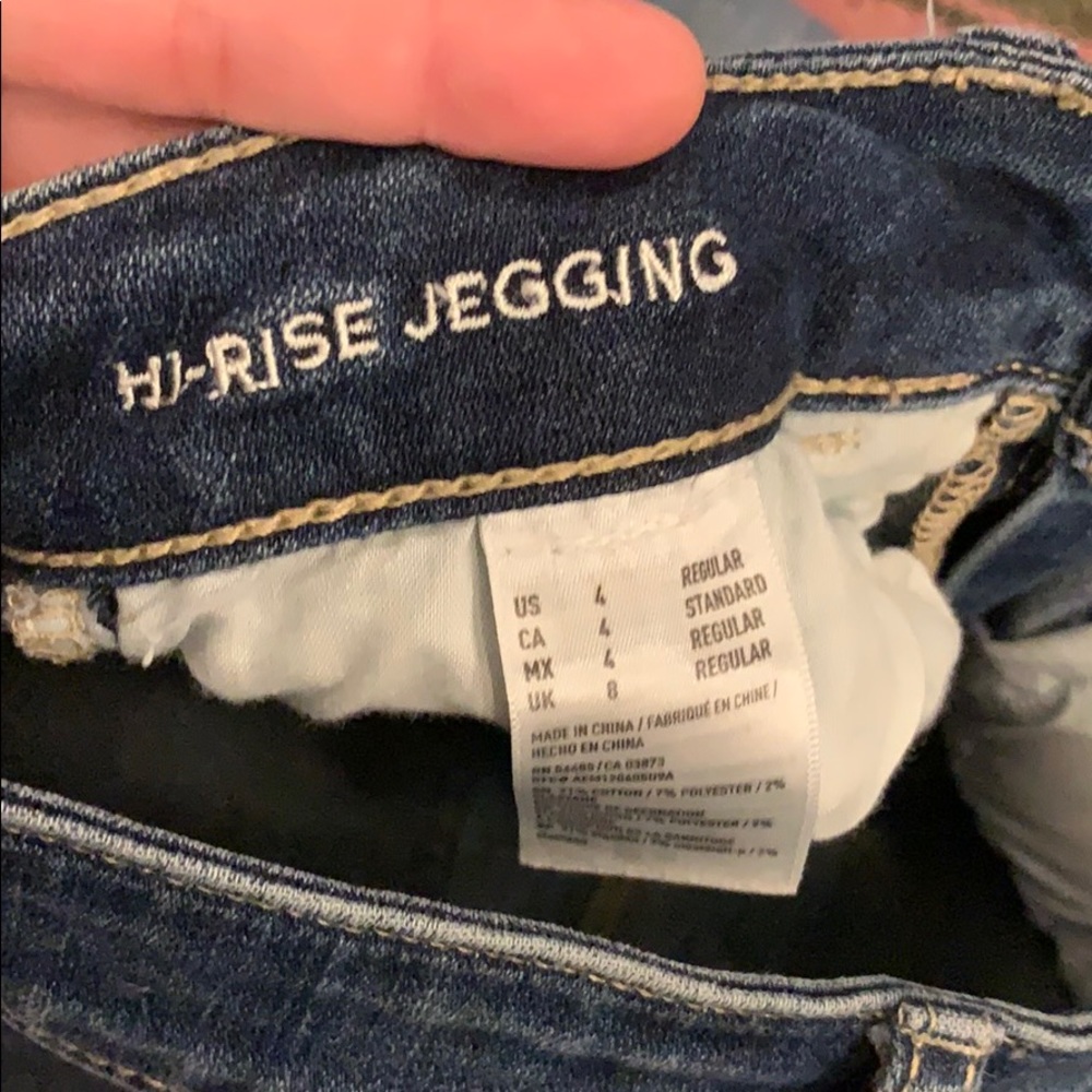 American Eagle Ripped Jeans (size 4) - Picture 5 of 5